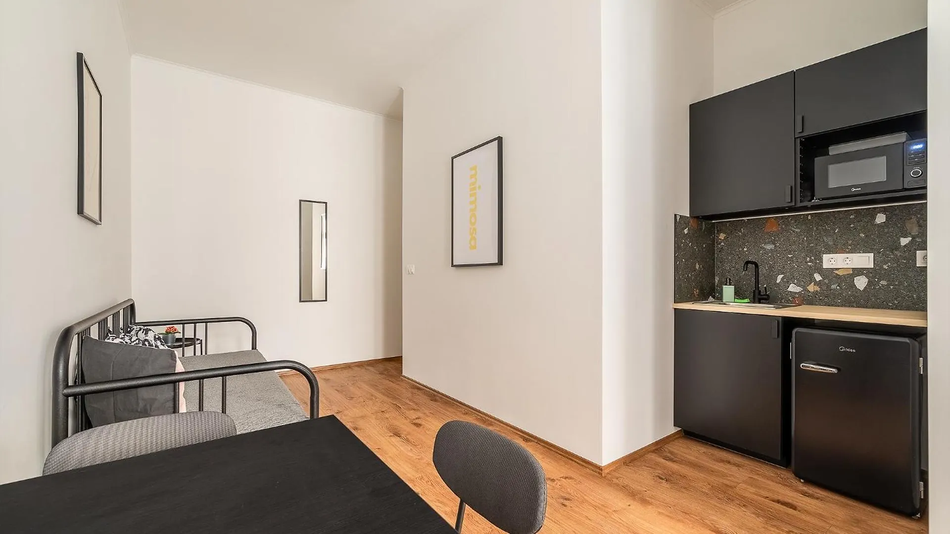 Downtown Budapest Hegedus 8 0*,  Hongrie