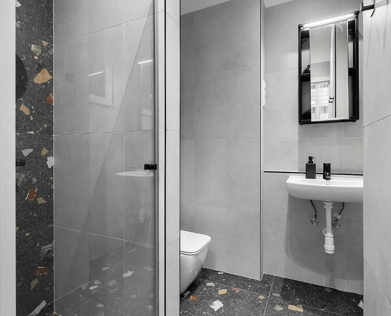 Downtown Budapest Hegedus 8 0*,  Hongrie